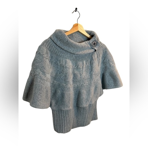 Womens small grey short sleeve sweater shirt - Picture 5 of 5